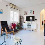 Gorgeous Home In Torrevieja With Swimming Pool * Торевьиа