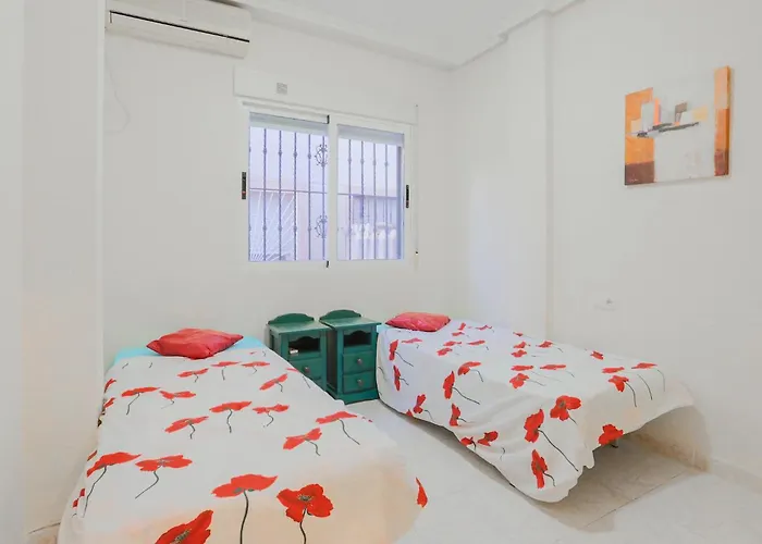 Tatil Evi Beautiful In With Wifi Torrevieja